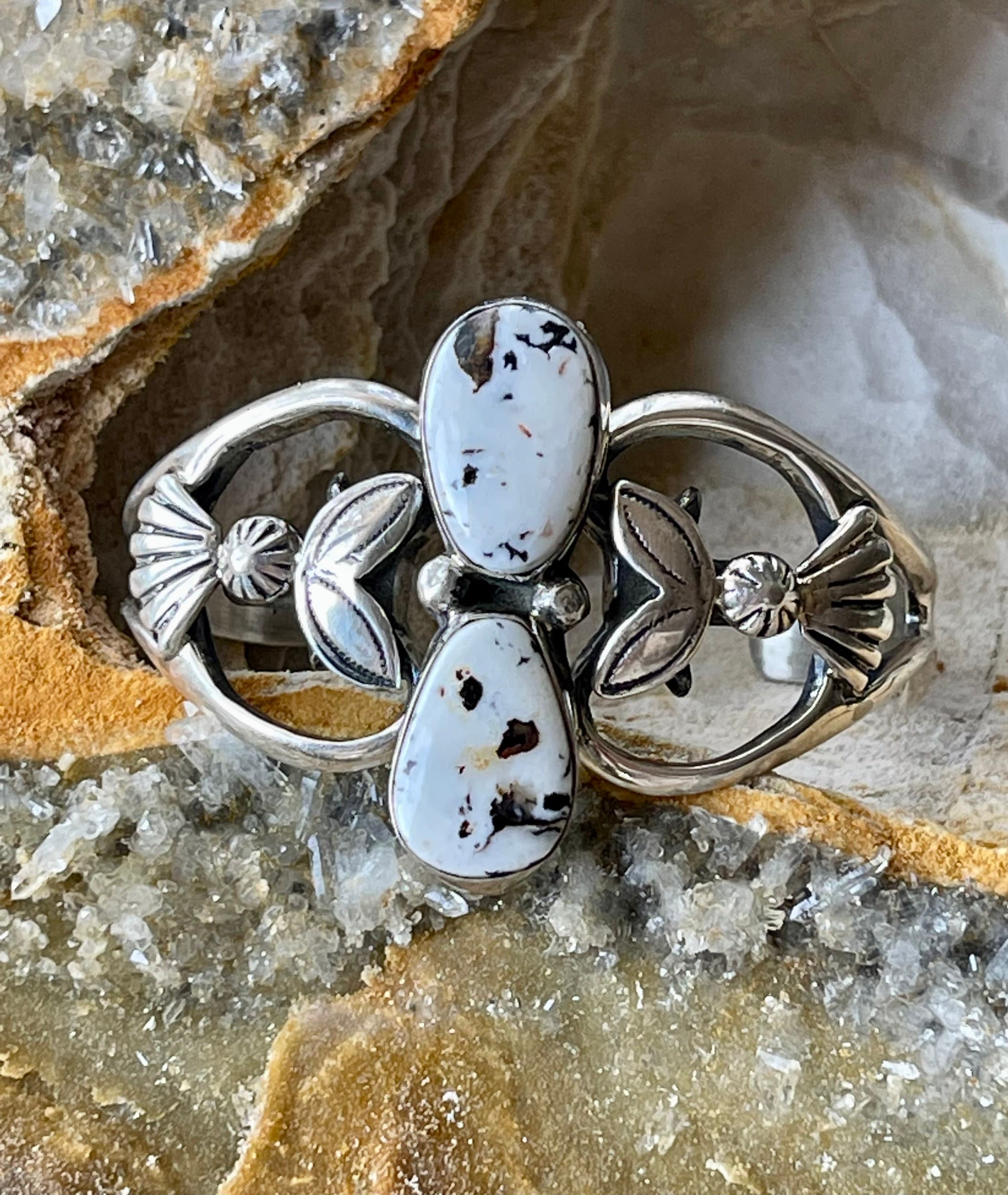 Beautiful Navajo Southwestern Native American Sterling Silver
