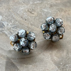 Beautiful Italian Periwinkle Blue Foil Art Glass Cluster Vintage Clip On Earrings Singed