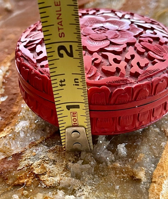 Deeply carved red cinnabar vintage jewelry trinke… - image 8