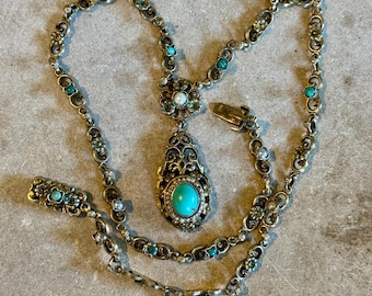 Antyczny naszyjnik z pozłacanego srebra i złota z Austro-Węgier – wisior z turkusową perłą i motywem kwiatowym, 19,5 cala