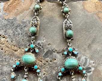 Antichi orecchini a lampadario austro-ungarici in argento e turchese della fine del XIX secolo - decorati a volute