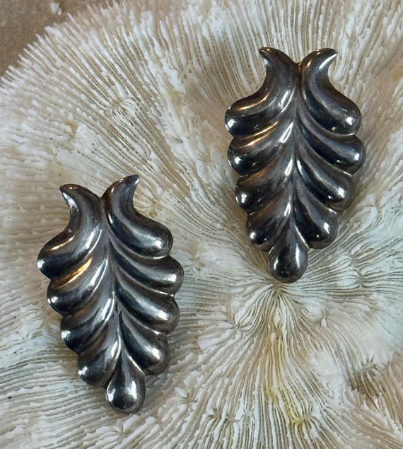 Embossed Sterling SilverAnstract  Leaf  Vintage E… - image 4