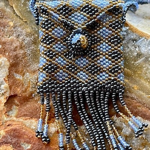 Collar vintage con forma de cartera de cuentas hecho a mano
