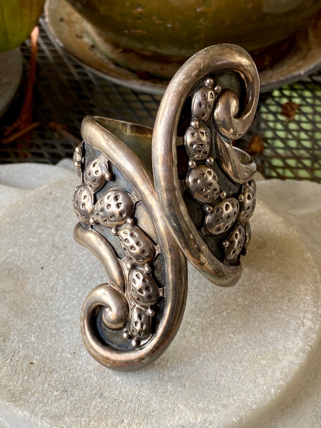 アクセサリー vintage mexican jewelry silver cuff taxco-mexican-silver-azteca-