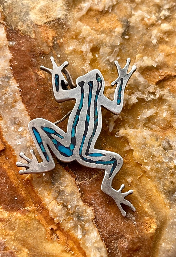 Sterling Silver Brass Crushed Turquoise Frog Vinta