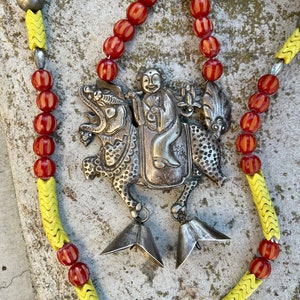 Beautiful Old Chinese Silver Wise Man Fo Dragon Yellow and Orange Resin Carved Trade Bead Long Vintage Necklace