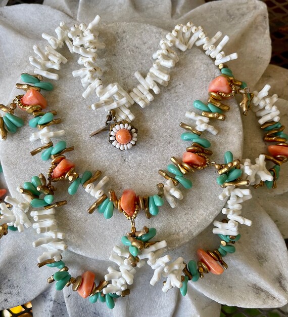 Chunky Lucite Coral and Turquoise Signed Miriam H… - image 4