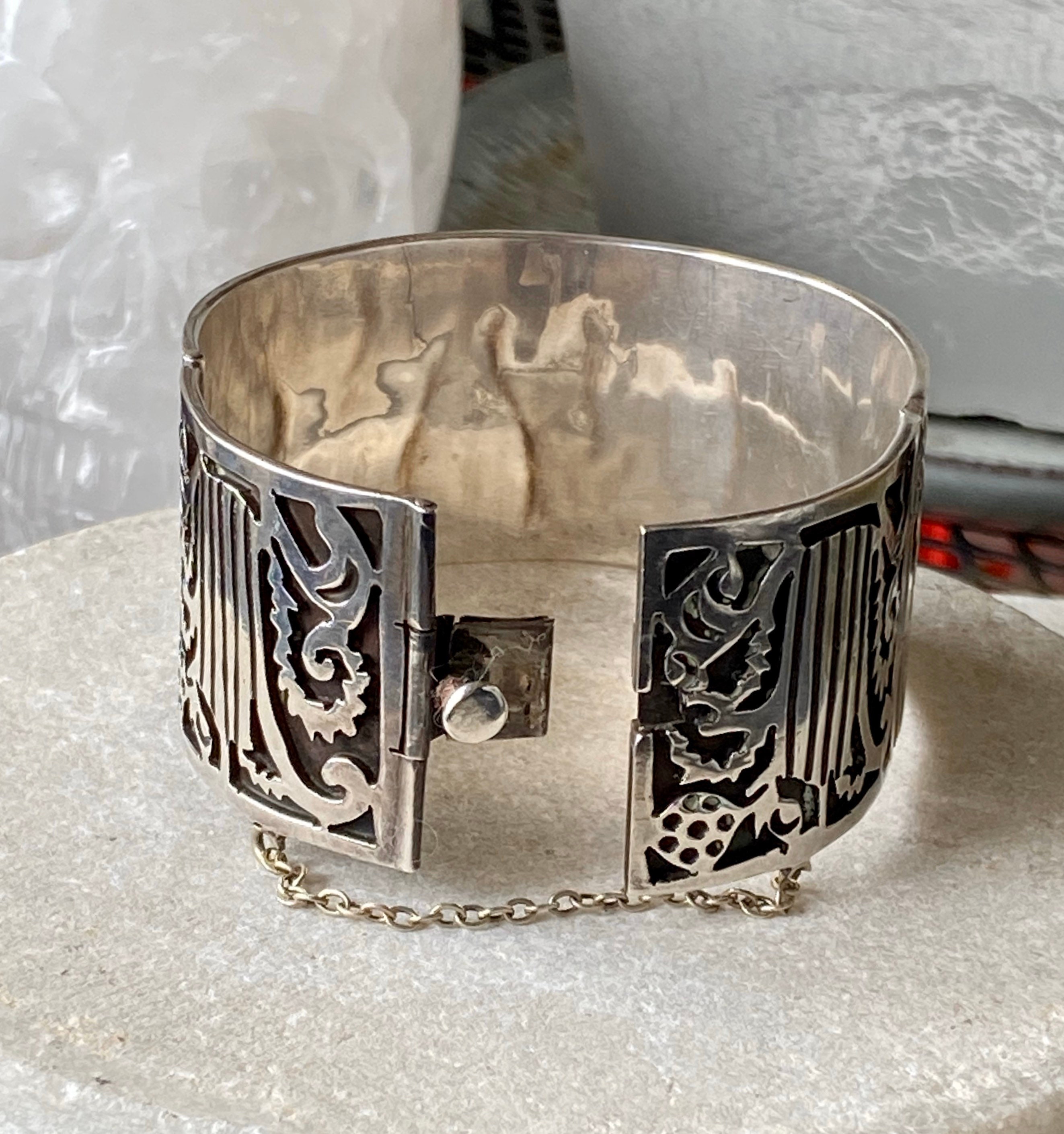 Bold Beautful Mexican Carved Sterling Silver Tribal Aztec Vintage