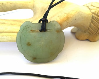 Beautiful Old Chinese Carved Jade  Vintage Necklace Pendant
