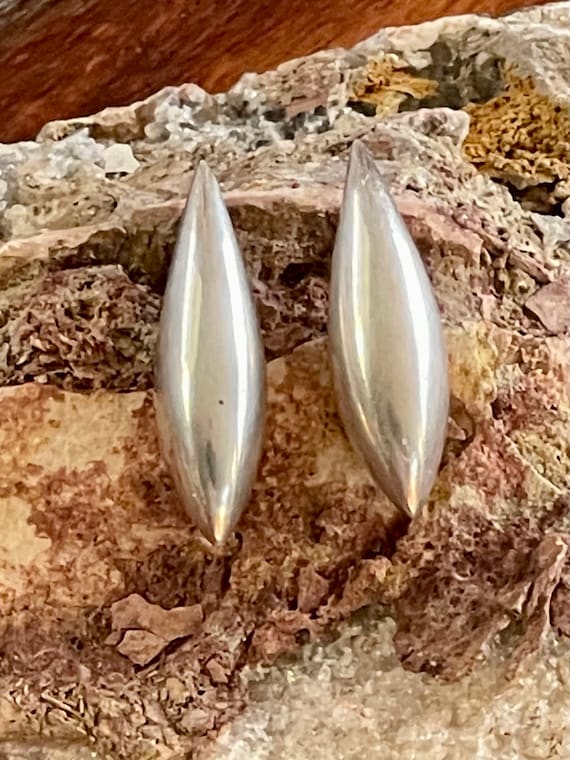 Sculpted Sterling Silver Modernist Vintage Earring