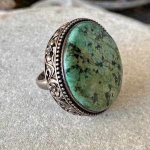 Djärv vacker utsmyckad sterlingsilver med sakral geometri, rund sköld, mandala, matris, turkos vintagering