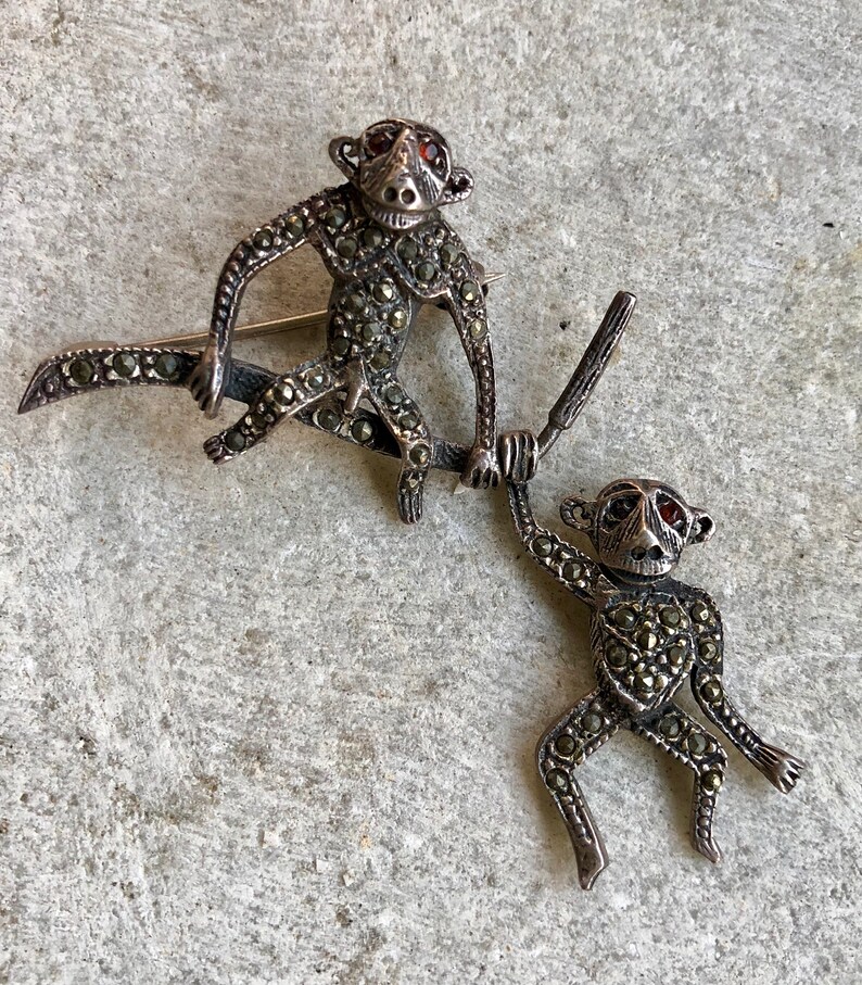 Beautiful Art Deco Monkey Swinging On A Vine Sterling Silver Marcasite Garnet Eyes Vintage Brooch