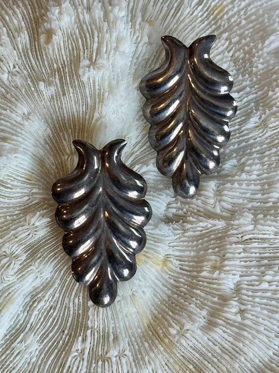 Embossed Sterling SilverAnstract  Leaf  Vintage E… - image 8