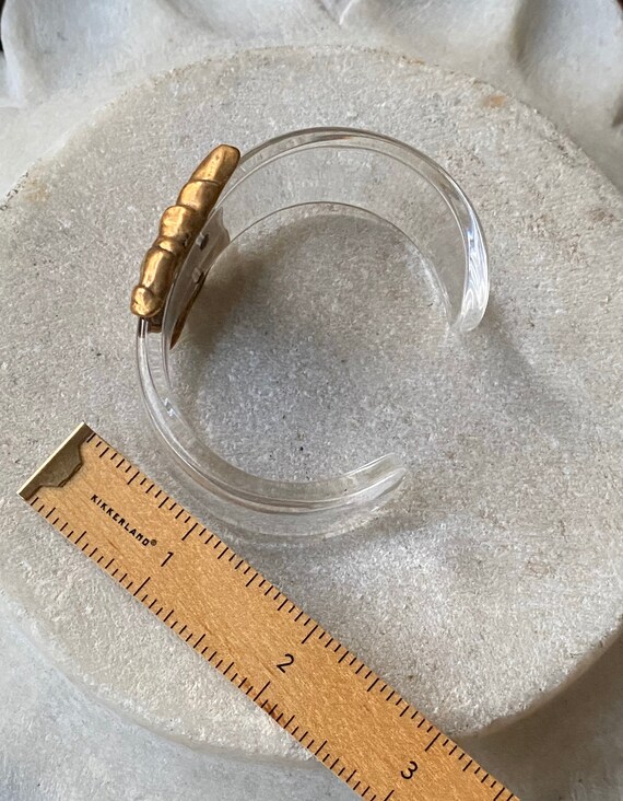 Beautiful Modernist Lucite Sculpted Brass Vintage… - image 7