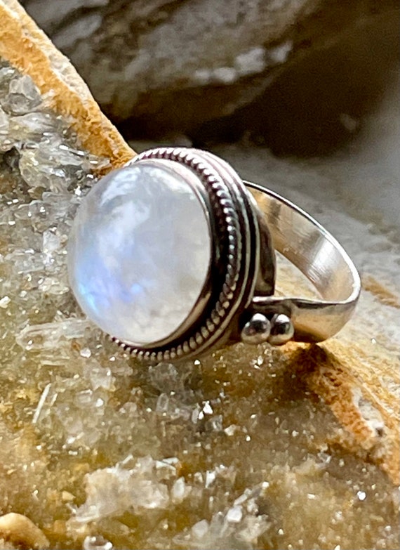 Rainbow Moonstone Sterling Silver Round Vintage Ring