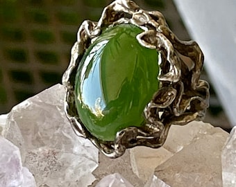 Beautiful Green Jade Brutalist Free Form Sterling Silver Vintage Antique Ring