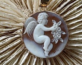 Italian Carved Shell Cameo Cherub Angel Gold Vintage Antique Necklace Pendant