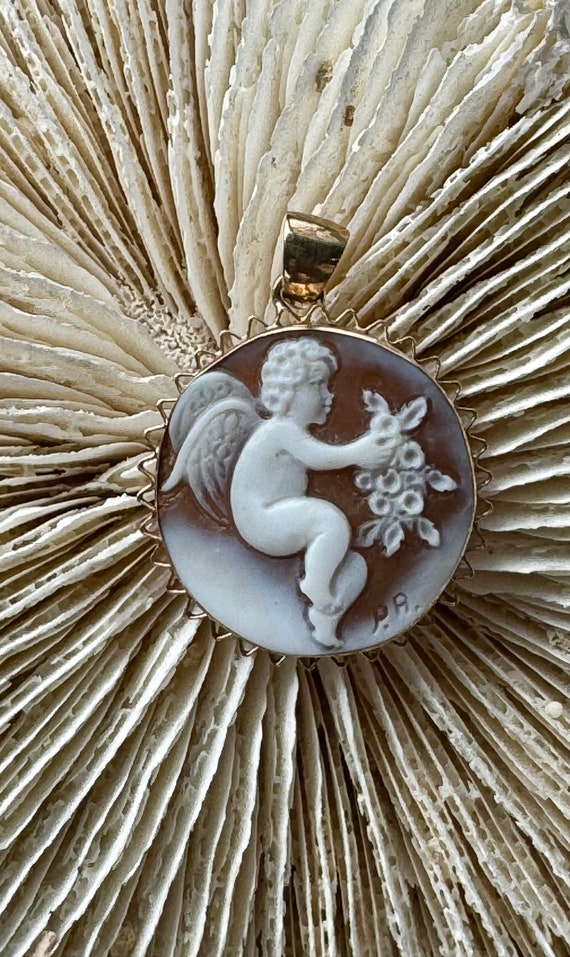 Italian Carved Shell Cameo Cherub Angel Gold Vinta