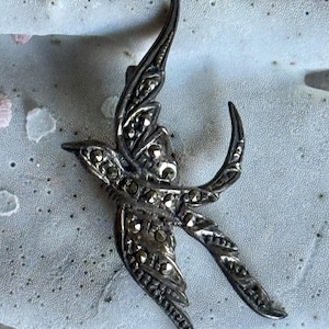 Art Nouveau Sterling Silver Marcasite Small Swallo Bird Antique Brooch