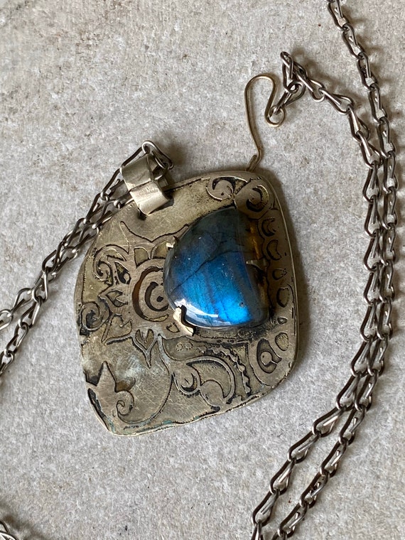 Beautiful Etched Silver Labradorite Artisan Vintag