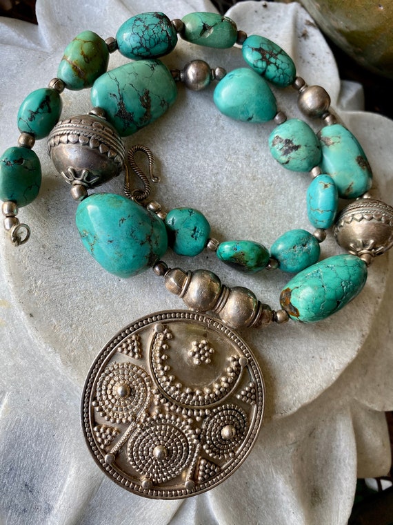 Bold Beautiful Ethnographic Crescent Moon Star ch… - image 7