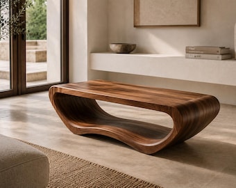 Mesa de centro escultural em nogueira | Mobiliário moderno e orgânico em madeira maciça para sala de estar
