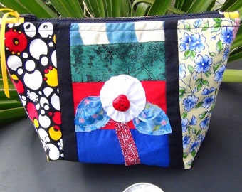 Zippered Cosmetic Bag LADYBUG White Flower Patchwork Pieced Applique Pouch Purse Cute Neat Different Wellmade Homemade Handmade Made in USA