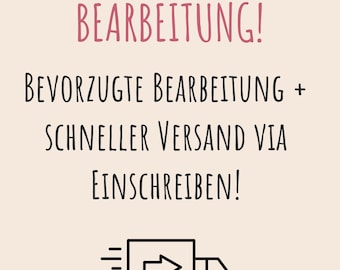 Könnte beinhalten: Ein hellbeiges grafisches Schild mit dem Text EXPRESS BEARBEITUNG! BEVORZUGTE BEARBEITUNG + SCHNELLER VERSAND VIA EINSCHREIBEN! in dunkelbrauner und rosafarbener Schrift, ergänzt durch eine schwarze Strichzeichnung eines Lieferwagens.