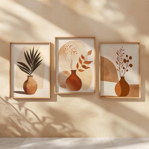 Trío de jarrones bohemios abstractos, arte de pared en tonos terrosos, juego de impresiones botánicas minimalistas, decoración vegetal moderna, juego de tres carteles, arte de pared simple