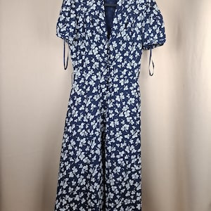 blue dress song NAVY FLORAL MIDI DRESS  Espace S