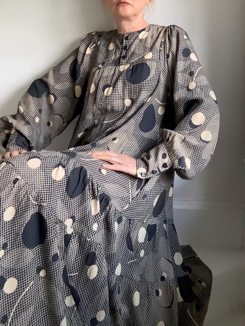 Robe Smockée Noire à Imprimé Floral Multi-niveaux Taille UK 10 - Missguided, Neuve Avec étiquettes