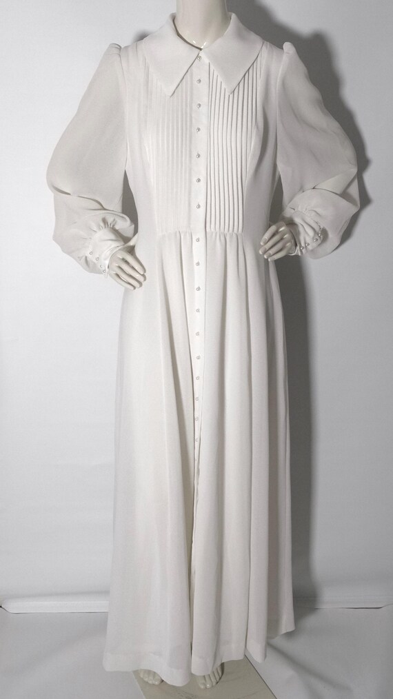 Norma Tullo Vintage 1970s White Crepe Pearl Butto… - image 3