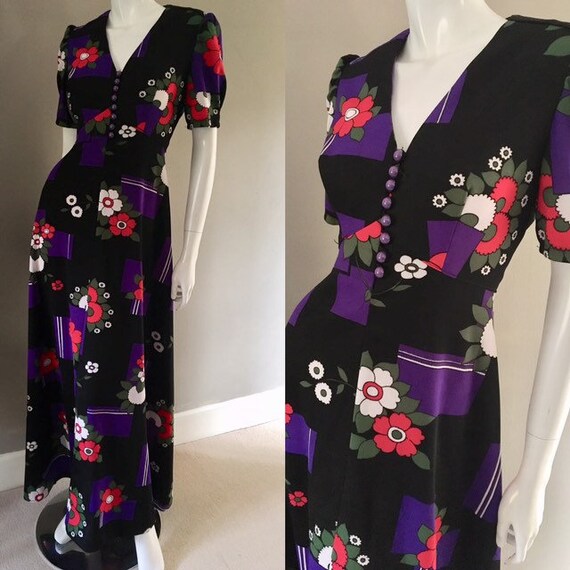 Vintage 1970s Bold Floral Print Nylon Maxi Dress E