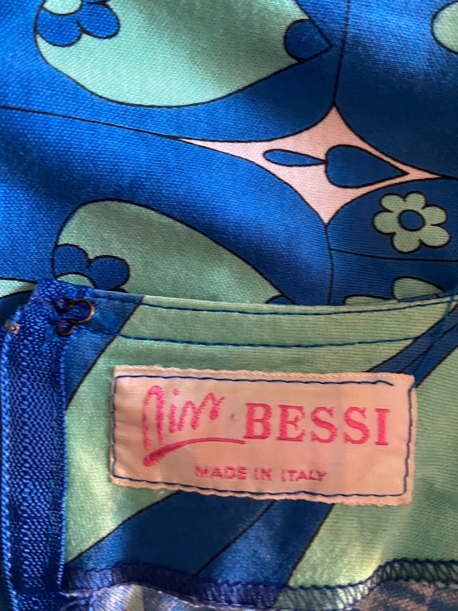Averado Bessi Miss Bessi Vintage 1990s Cotton Bold Psychedelic Print ...