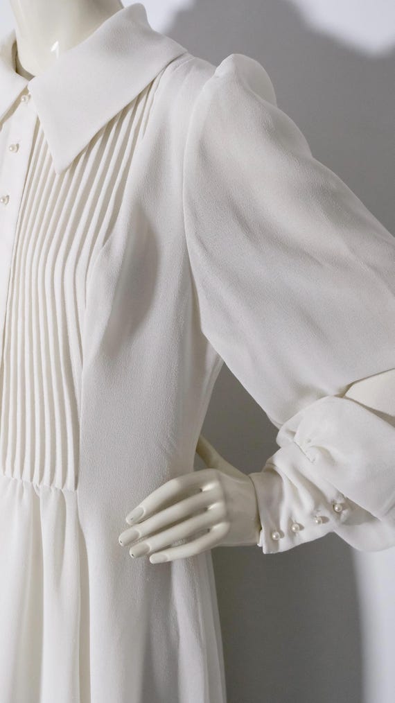 Norma Tullo Vintage 1970s White Crepe Pearl Butto… - image 5