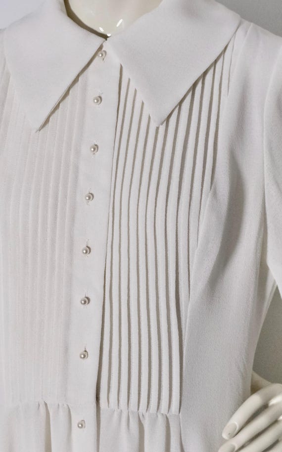 Norma Tullo Vintage 1970s White Crepe Pearl Butto… - image 4