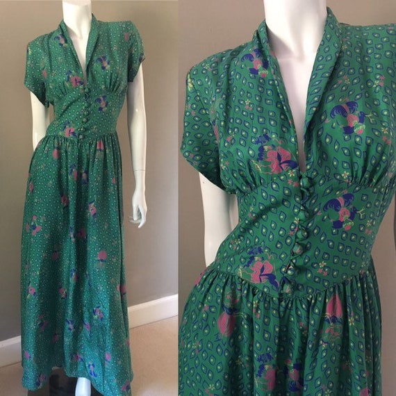 Beautiful vintage 1930s, 1940s Sweeping Silk Maxi