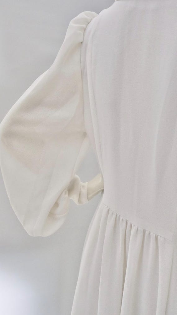 Norma Tullo Vintage 1970s White Crepe Pearl Butto… - image 7