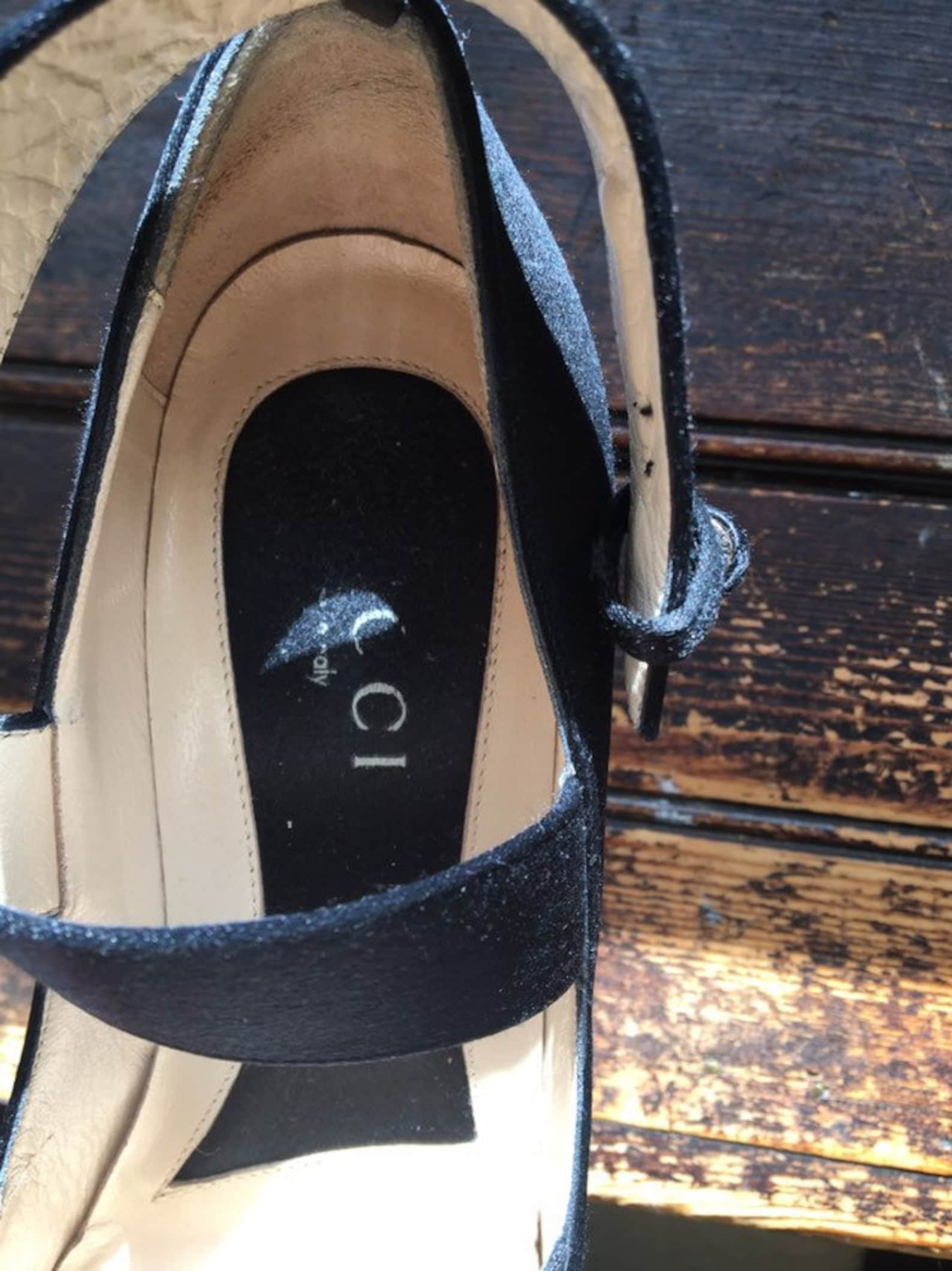 gucci by tom ford black satin ballet heels pumps shoes size 37