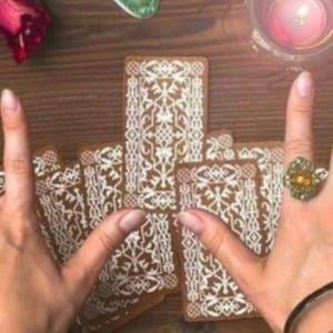 Consulto scritto/Cartomante/Tarologa/Sensitiva/Tarocchi/Amore/Carriera/Sibille/Oracoli