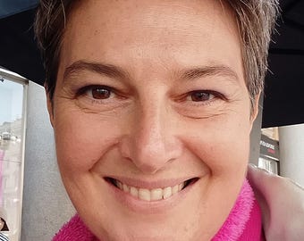 Tarologa/Cartomante/Sensitiva/Lettura dei Tarocchi, delle Sibille/SI o NO/Also in English, Espanol, Francais