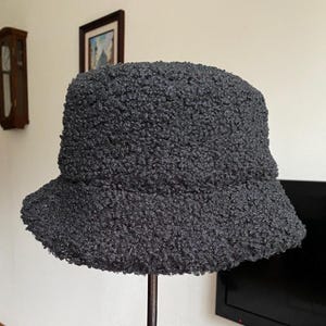 Bucket Sherpa Fleece-Mütze - In verschiedenen Farben erhältlich