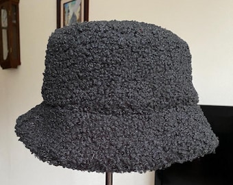 Gorro de lana Sherpa tipo cubo: disponible en varios colores. Hecho a mano.