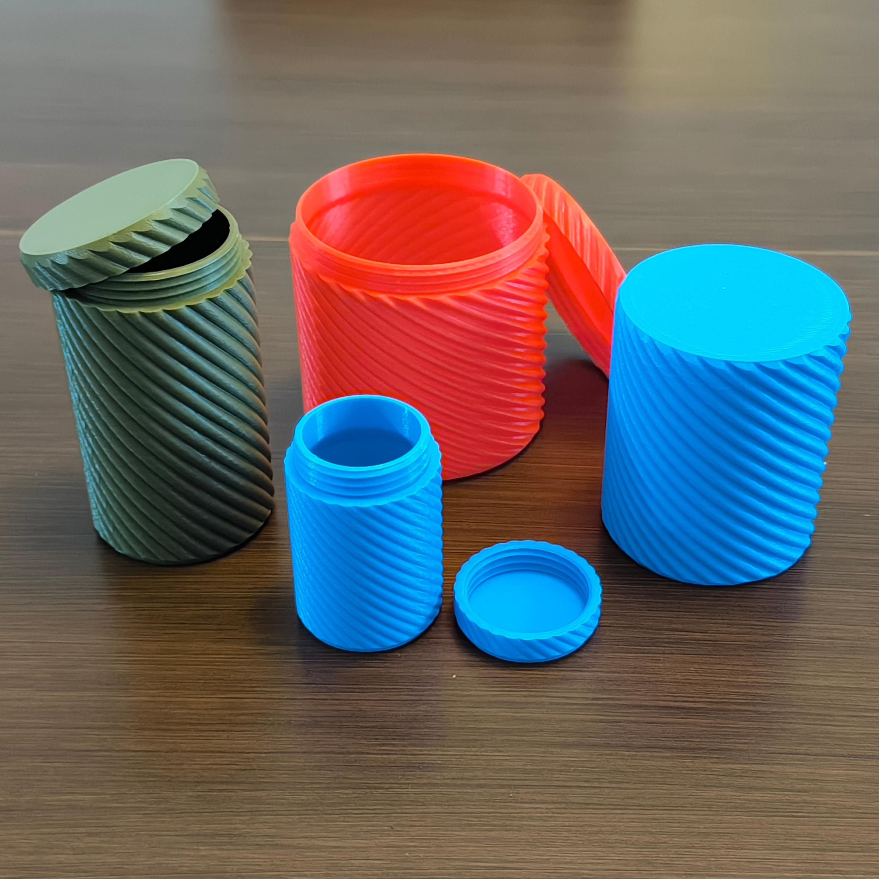 積み重ね可能なネジ蓋付き収納ボックスセット：3DプリンターSTL