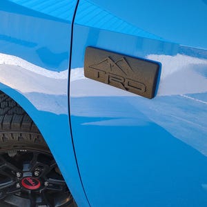 Toyota Tundra TRD Raised Mountains OEM nakładka na znaczek 1999 - 2022