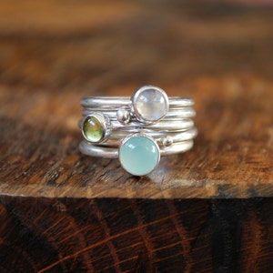 5 stacking rings sterling silver moonstone, peridot, calcedony cabochon image 4