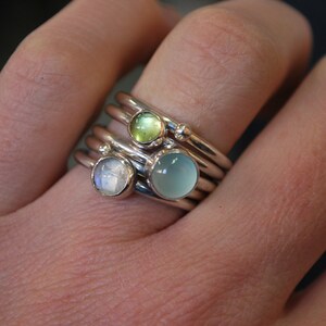 5 stacking rings sterling silver moonstone, peridot, calcedony cabochon image 2