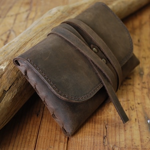 Blague à tabac en cuir marron foncé leather tobacco pouch image 1