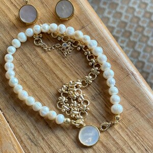 Pearl necklace/ Mother-of-pearl pendant/ Mother-of-pearl earrings/ Dainty pearl jewelry/ Gift for her/ Mother of pearl jewelry set/ Choker/