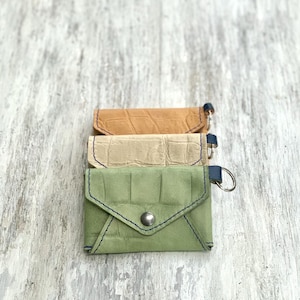Estuche para tarjetas Grab n Go / Tarjetero de cuero repujado / Estuche para tarjetas / Monedero con llavero / Monedero de cuero / Interior de cuero azul marino